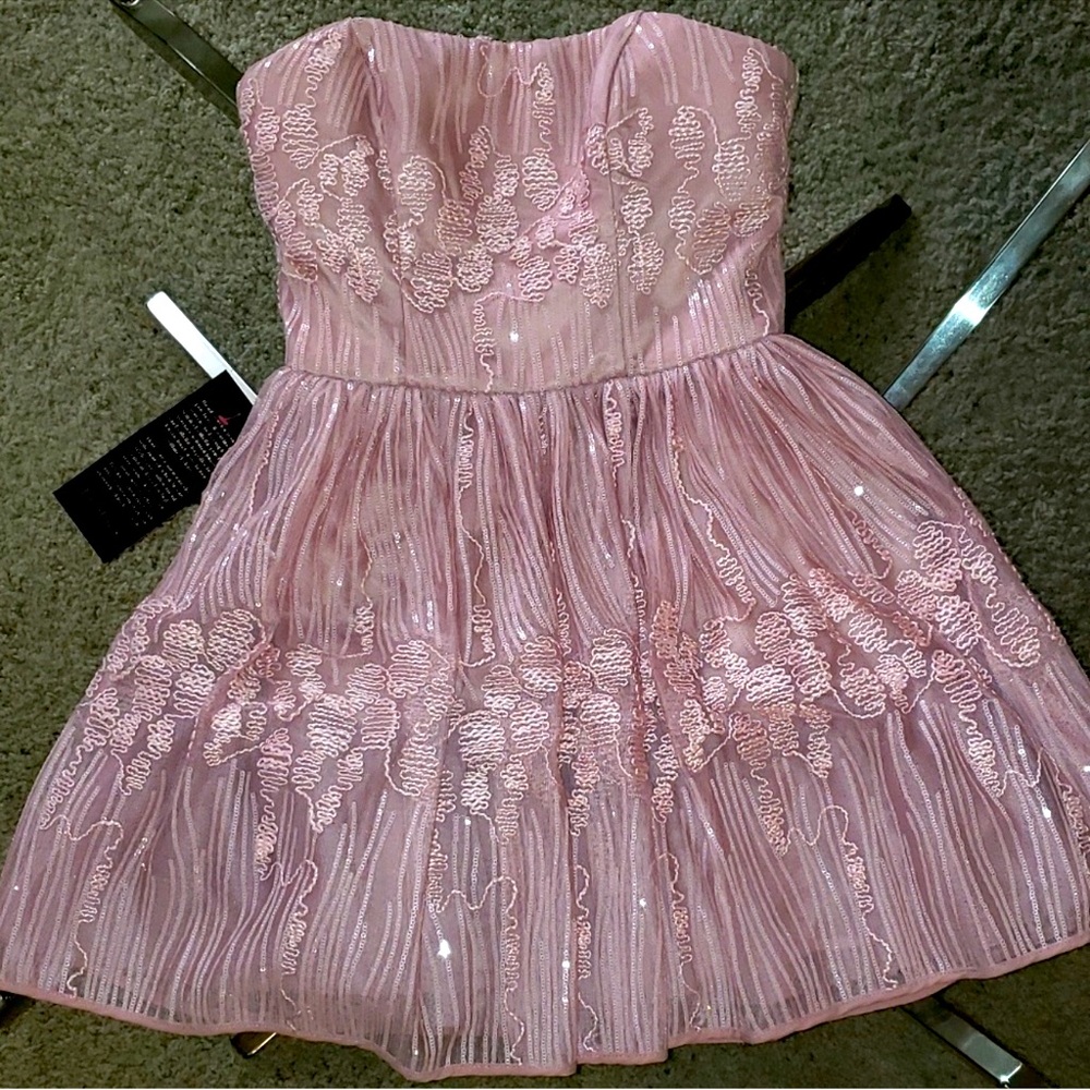 NEW BEBE Elegant Pink Strapless party Dress size 4